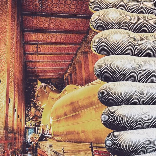 Wat Pho // the birthplace of the traditional Thai massage and Thailand's largest Reclining Buddha covered in gold paint // mother-of-pearl toe inlays